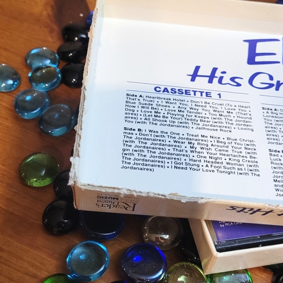 *RARE* Elvis Greatest Hits! Collector’s Edition Vintage tapes Set - Picture 4 of 8